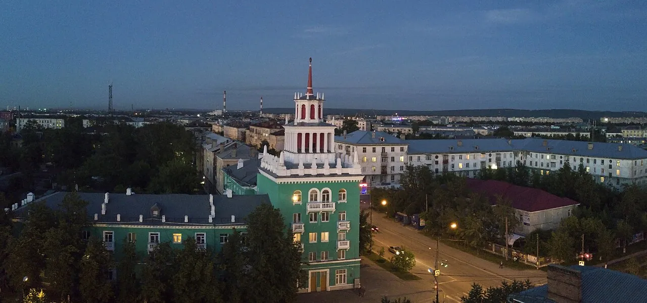 Дом со шпилем — Дзержинск