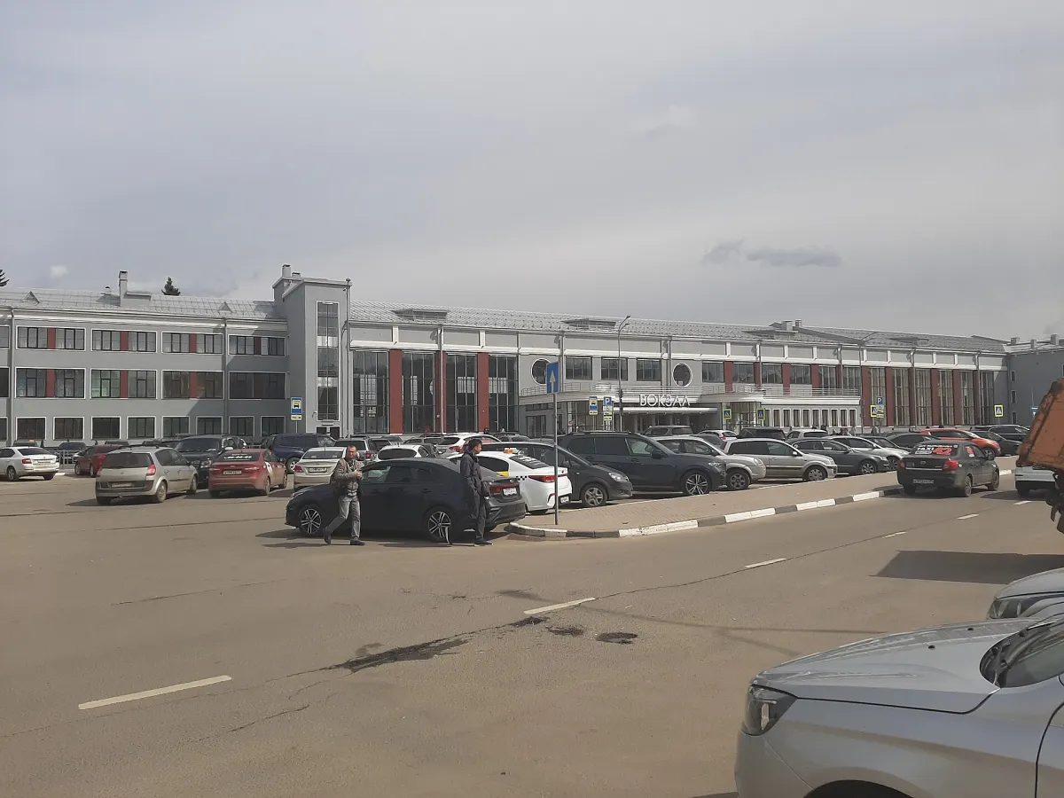 Конструктивистский фасад железнодорожного вокзала Иваново